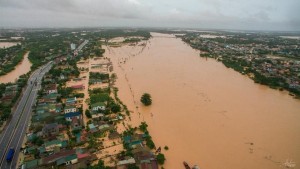 US aids central Vietnam $ 100,000 to cope with floods